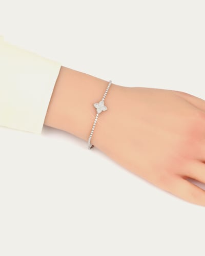 اسوارة الزهرة الايقونية الفضية المرصعة بالزركون