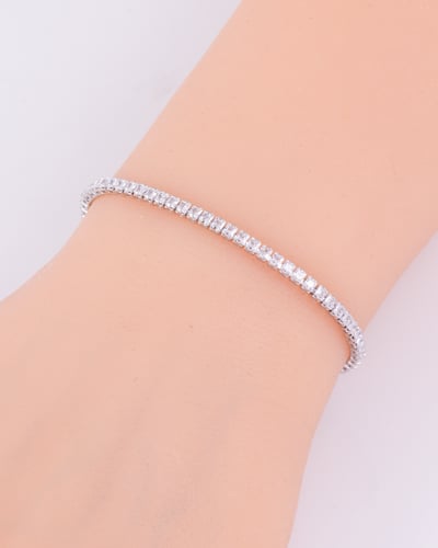 اسوارة تنس فضية