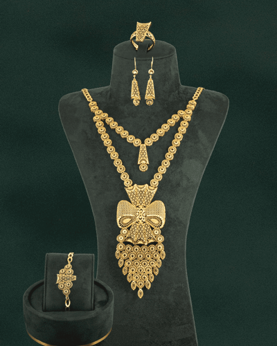 طقم نسائي مع ساعة من خاتون® - أفخم هدايا ست الحباي...