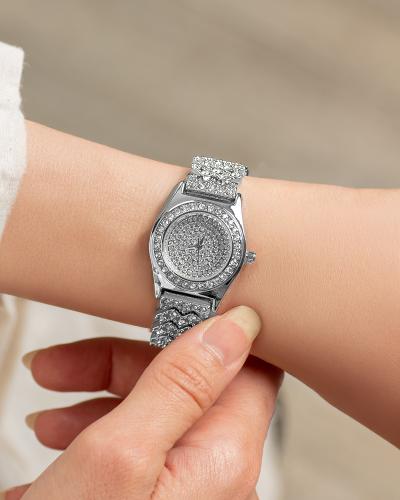 ساعة يد كريستالية للنساء للمناسبات