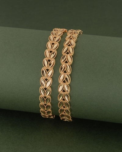 بناجر نسائية بلمعة الذهب بتصميم ناعم/ 2 حبة