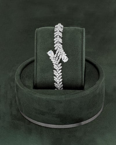 طقم زركون للمناسبات تصميم فاخر