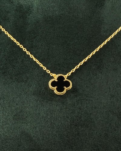 طقم نسائي بتصميم عالمي وردة سوداء