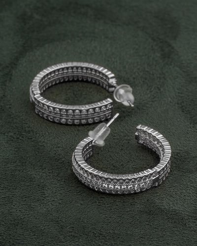 حلق دائري فضي بلمعة الألماس