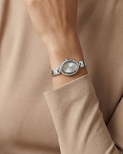 ساعة فضية راقية للنساء من خاتون