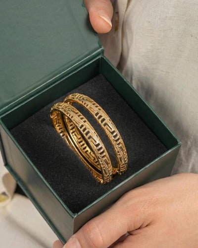 بناجر نسائية ببريق الذهب / 2 حبة