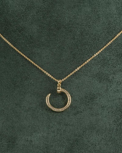 سلسال المسمار الانيق تصميم ذهبي عالمي بلمعة الألما...