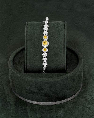 طقم مجوهرات مزين بالزركون الأصفر