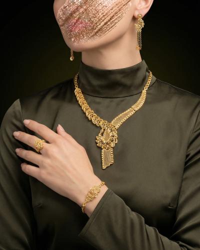 طقم مجوهرات على شكل أوراق الشجر المزخرفة