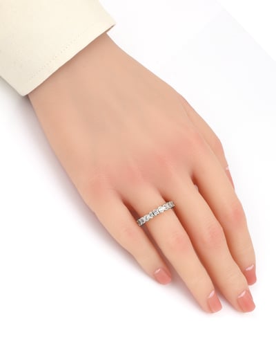 خاتم نسائي بتصميم انيق فضي