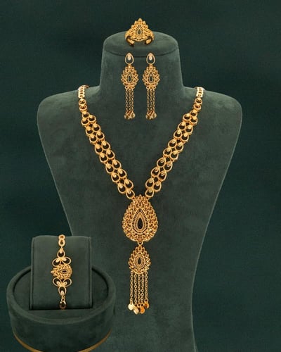 طقم مجوهرات بديل الذهب للخطوبة