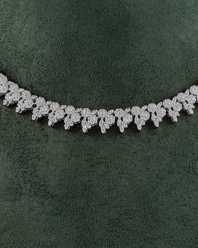 طقم مجوهرات فضي بلمعة الألماس