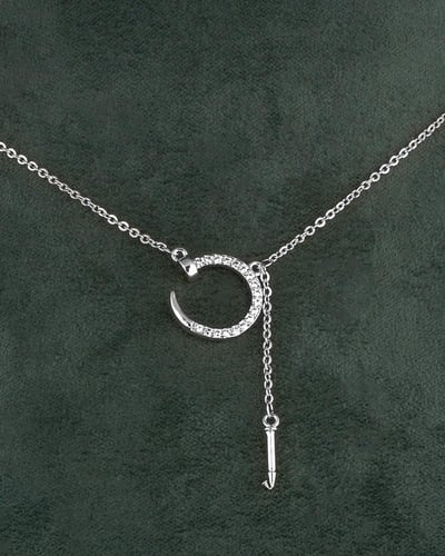 سلسال فضي ناعم مع تعليقة الهلال القمري