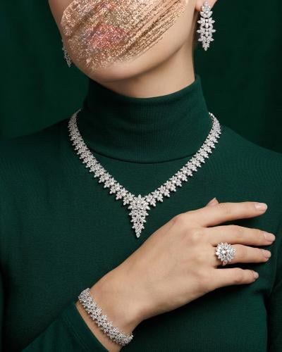 طقم مجوهرات تصميم راق 5 قطع متألقة بالزركون