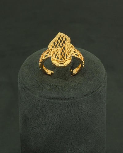 طقم مجوهرات نسائية بلمعة الذهب تصميم فاخر