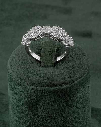 طقم شوكر نسائي فاخر بلمعة الألماس