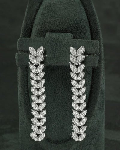 طقم زركون أنيق بتصميم ماسي