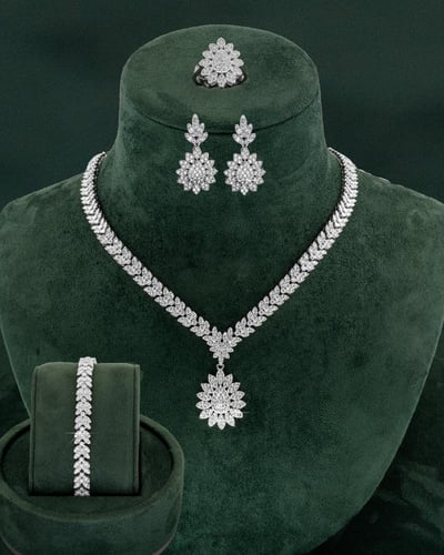 طقم مجوهرات مرصع بالزركون من 5 قطع راقية