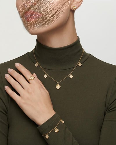 طقم ناعم للنساء مجوهرات ذهبية فاخرة من خاتون®