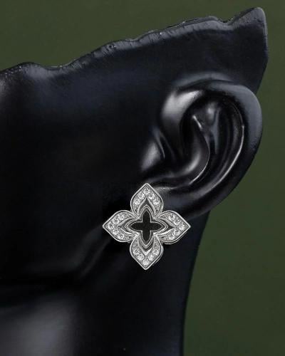 حلق فضي للنساء تصميم الوردة بلمعة الألماس