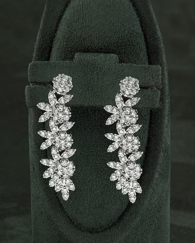 طقم زركون للنساء محلى بفصوص الزركون