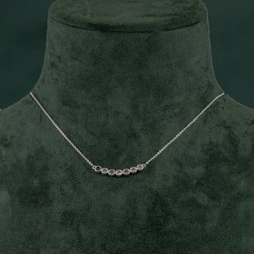 سلسال فضي مرصع بحبيبات الزركون الملونة