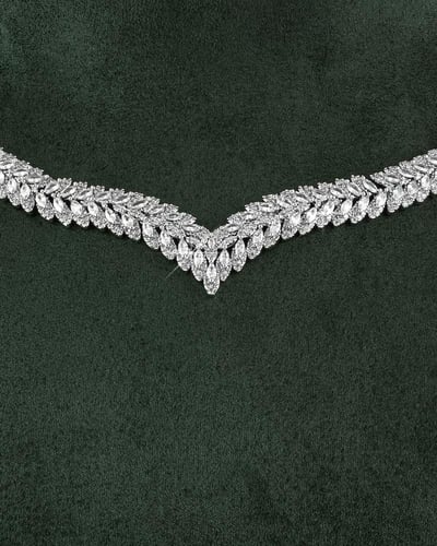 طقم زركون فاخر مزين بلمعة الألماس للمناسبات