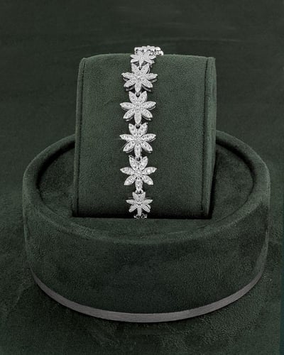 طقم نسائي فاخر بلمعة الألماس للمناسبات من خاتون