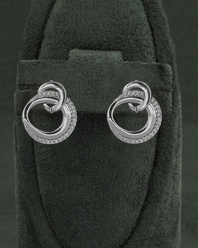 أقراط أذن بتصميم قطرة الندى للنساء مرصعة بالزركون