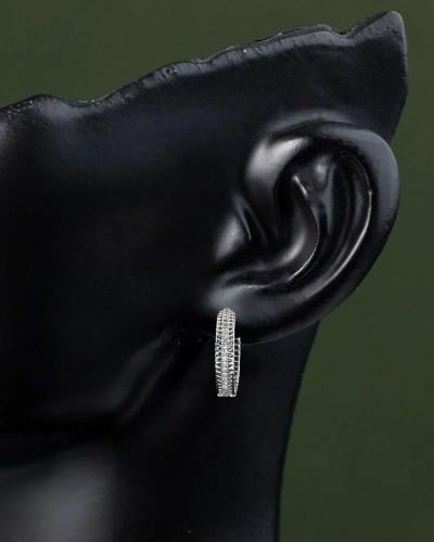 حلق دائري فضي بلمعة الألماس