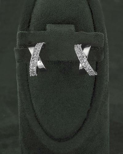 حلق مزين بفصوص الزركون اللامعة لون قضي