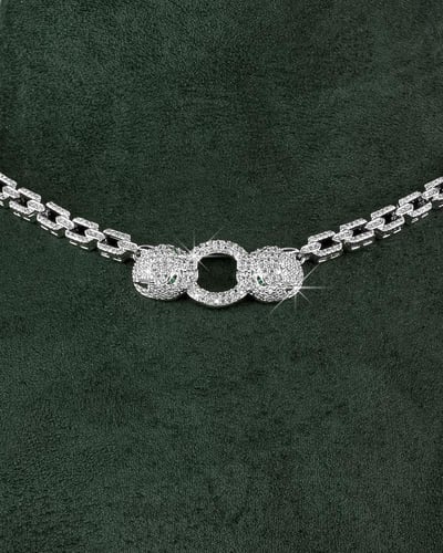 طقم مجوهرات بتصميم راس النمر يعكس القوة والفخامة م...