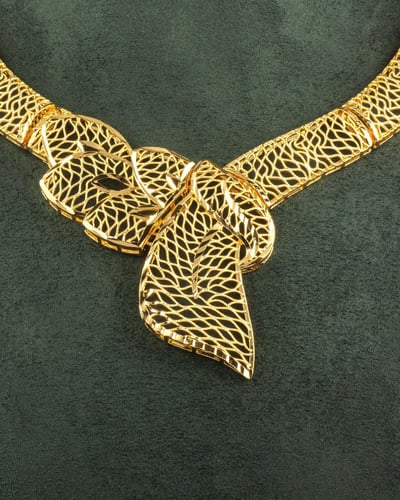 طقم اكسسوارات 5 قطع بلمعة الذهب الجذابة