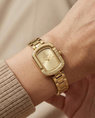 ساعة نسائية ماركة خاتون تصميم ذهبي لعاشقات التألق