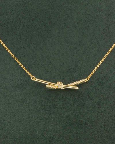 سلسال ذهبي بلمعة الألماس بتصميم ناعم