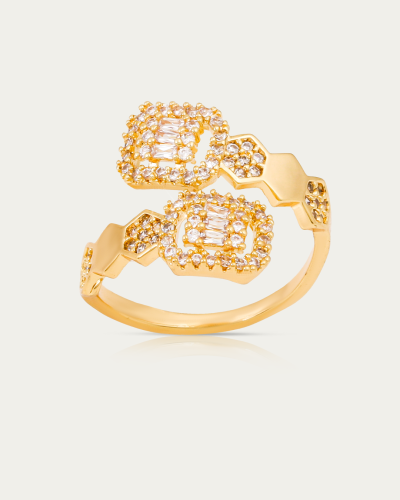 Geometric Gold Ring Luxury Design | Elegant Hand Statement