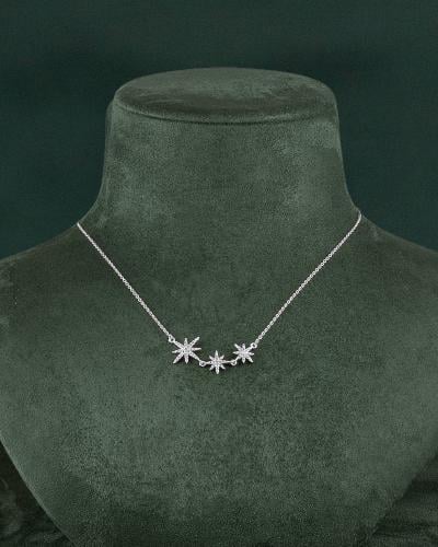 سلسال فضي ناعم بتصميم التوهج الماسي