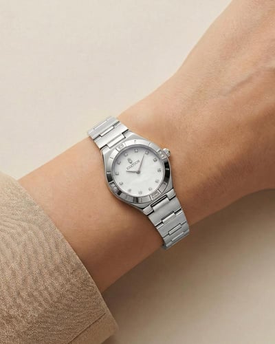 ساعة يد نسائية من خاتون تصميم فضي فاخر