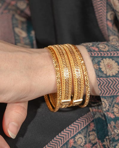 مكس بناجر ذهبية 4 قطع تصاميم راقية بروح سعودية