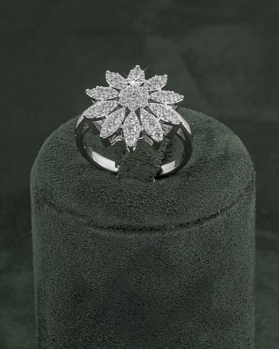 طقم نسائي فاخر بلمعة الألماس للمناسبات من خاتون