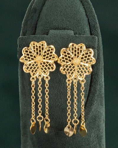 طقم مجوهرات زهور الأقحوان لإطلالة ملكية بلمعة الذه...