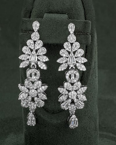 طقم مجوهرات زركون بلمعة الألماس الجذابة