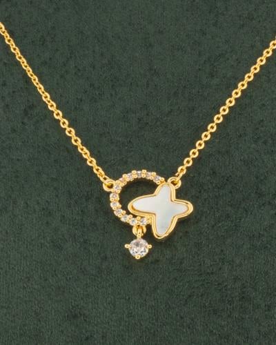 سلسال ذهبي بتصميم مفعم بالانوثة البراقة