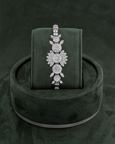 طقم مجوهرات نسائية فاخر بلمعة الألماس