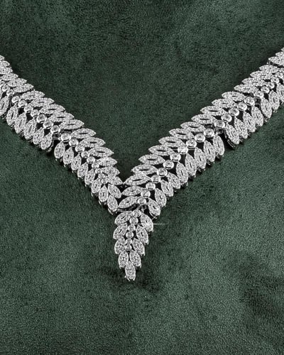 طقم مجوهرات نسائية فاخر مرصع بالزركون