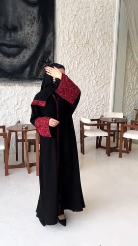 عبايه كشميري يلبس جهتين مع الطرحه