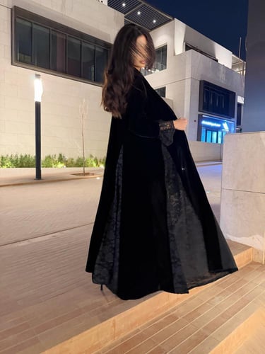 عبايه شتويه الفخامه مخمل