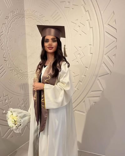 عبايات تخرج