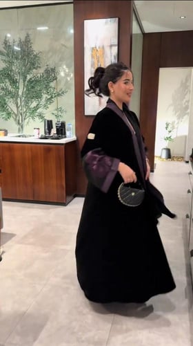 عباية عنابي