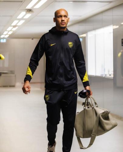 طقم الاتحاد الشتوي